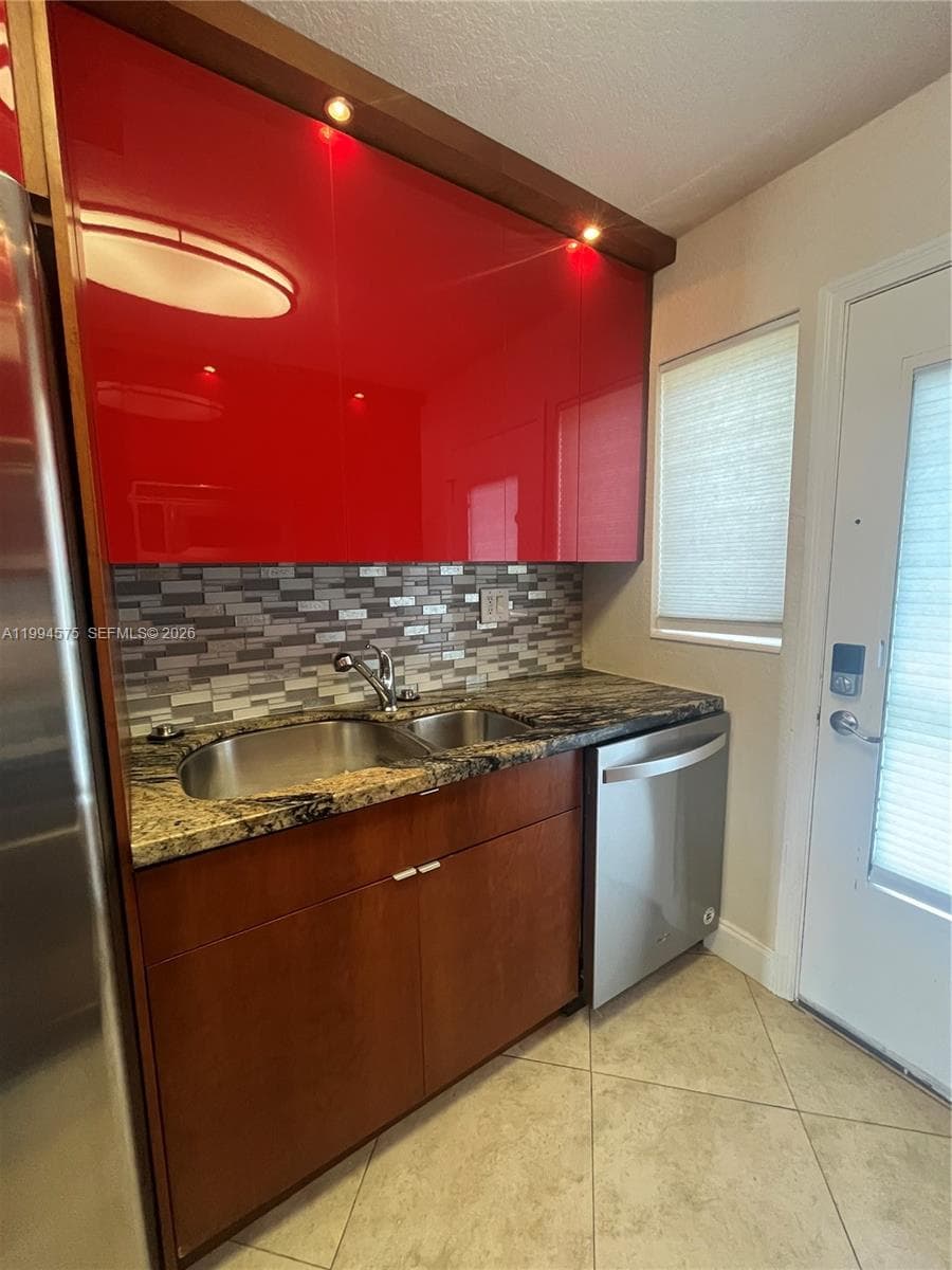 3923 NE 166th St # 106, North Miami Beach FL 33160 — 16