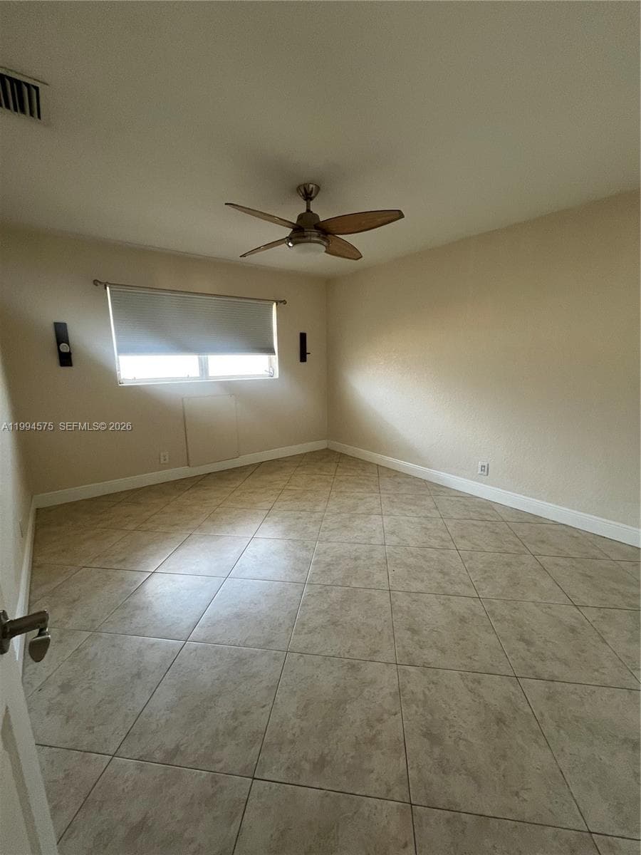 3923 NE 166th St # 106, North Miami Beach FL 33160 — 11