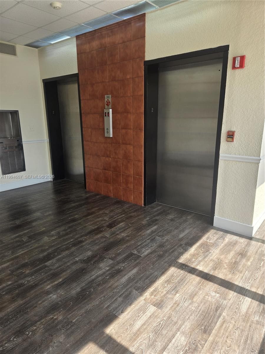 909 N Miami Beach Blvd # 202, North Miami Beach FL 33162 — 9