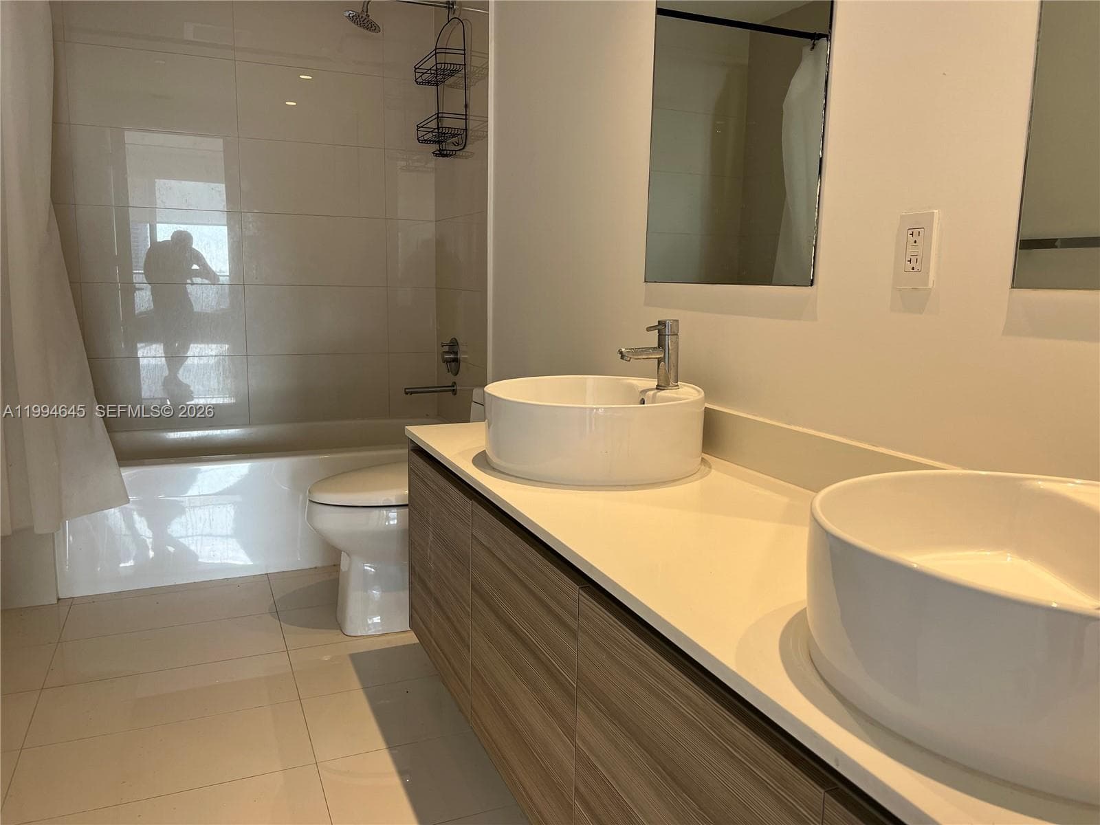 121 NE 34th St # 1207, Miami FL 33137 — 25