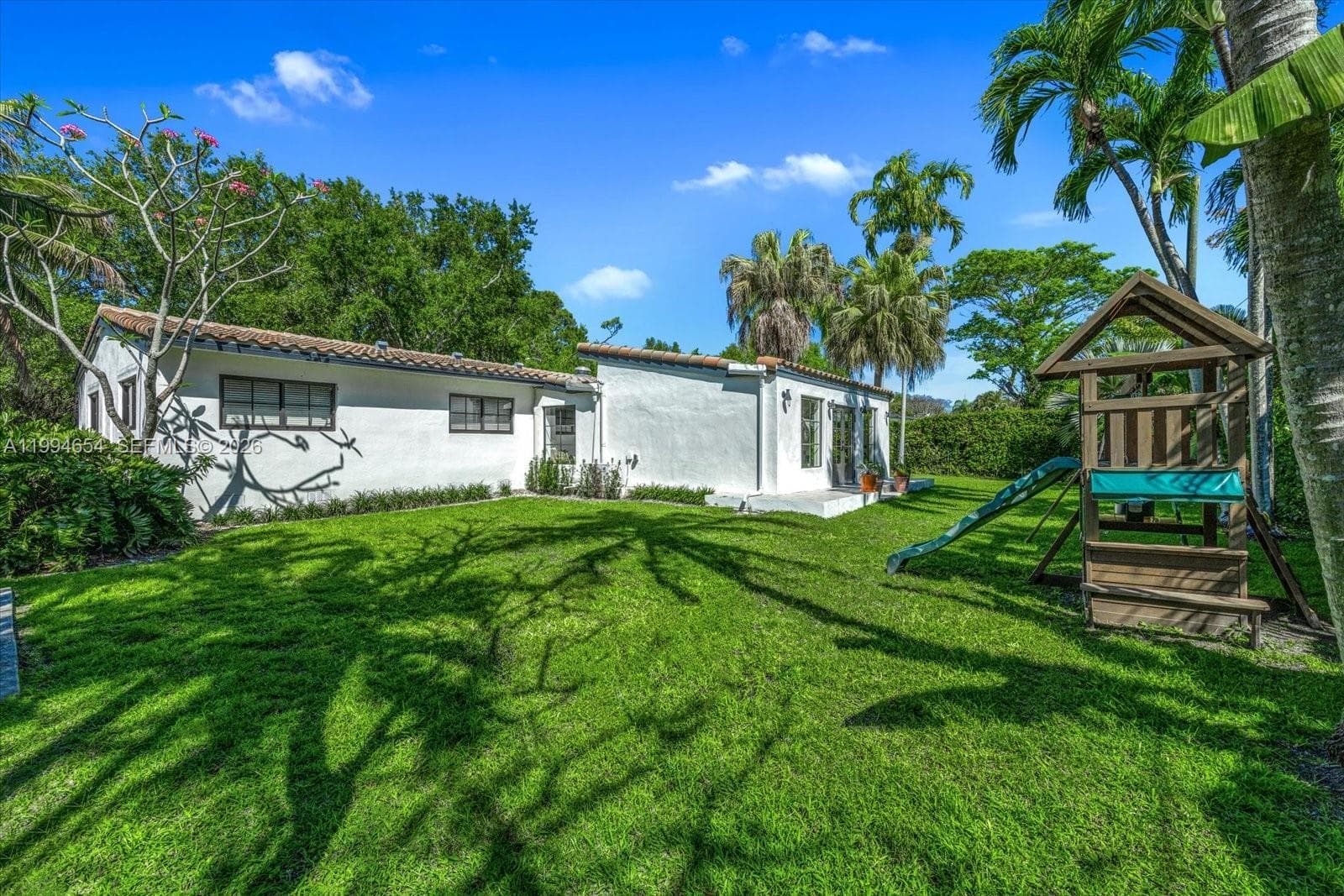 5943 SW 65th Ave, South Miami FL 33143 — 25