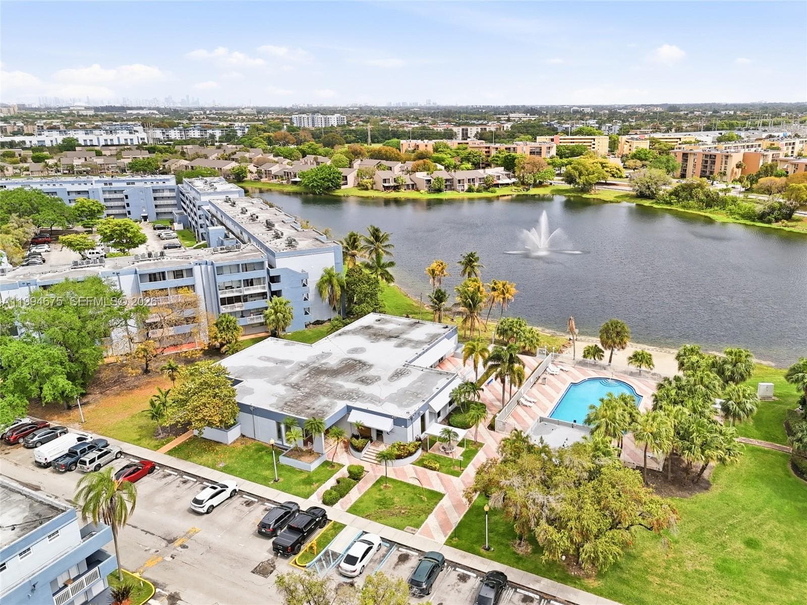 9375 Fontainebleau Blvd # L301, Miami FL 33172 — 17
