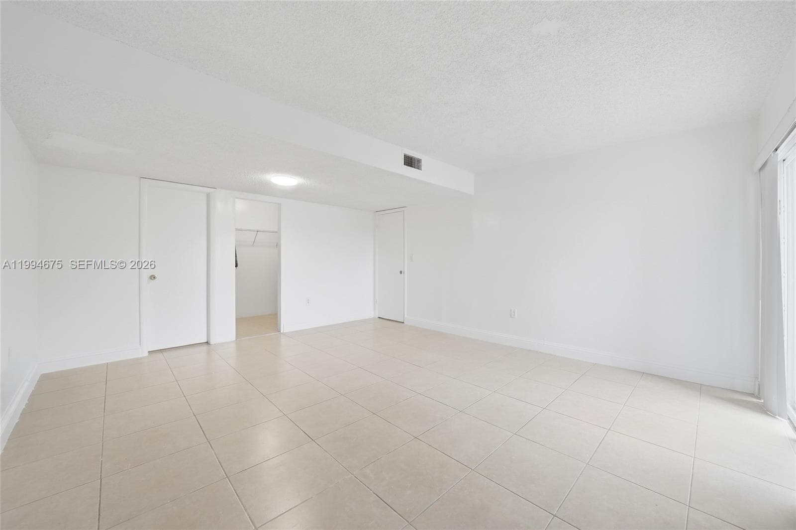 9375 Fontainebleau Blvd # L301, Miami FL 33172 — 9