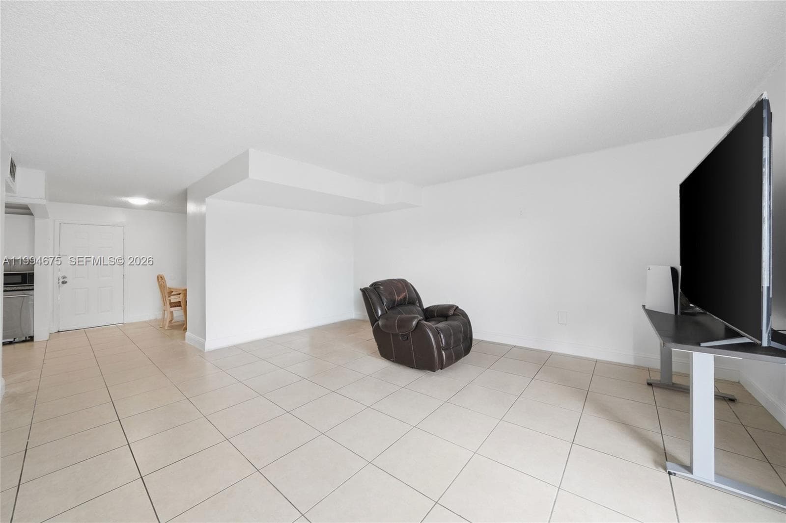 9375 Fontainebleau Blvd # L301, Miami FL 33172 — 4