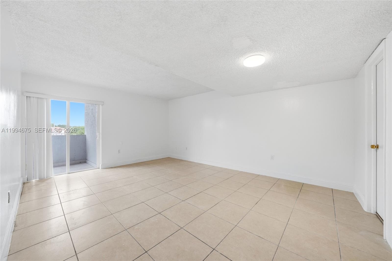 9375 Fontainebleau Blvd # L301, Miami FL 33172 — 8