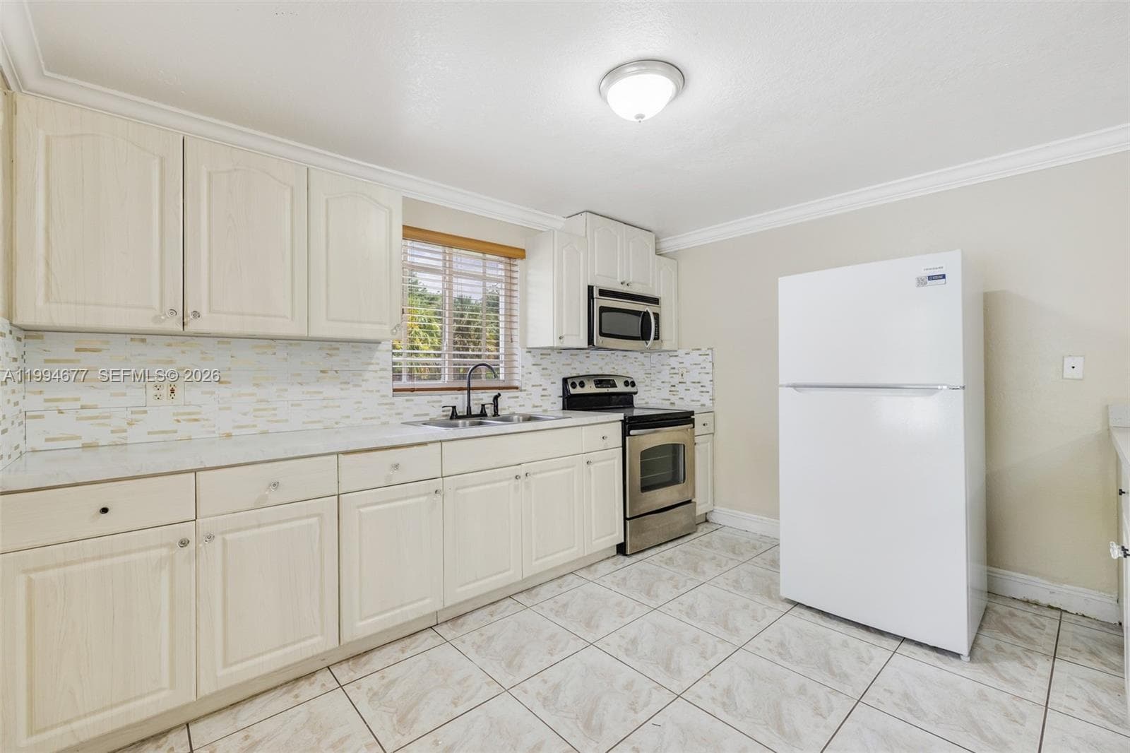 674 W 23rd St, Hialeah FL 33010 — 14