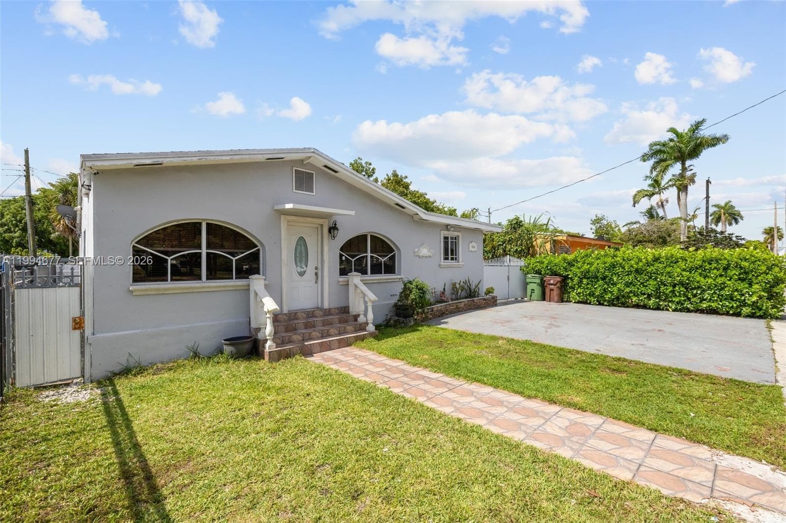 674 W 23rd St, Hialeah FL 33010 — 35