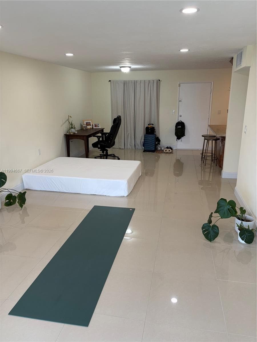 1631 NE 114th St # 305, North Miami FL 33181 — 9