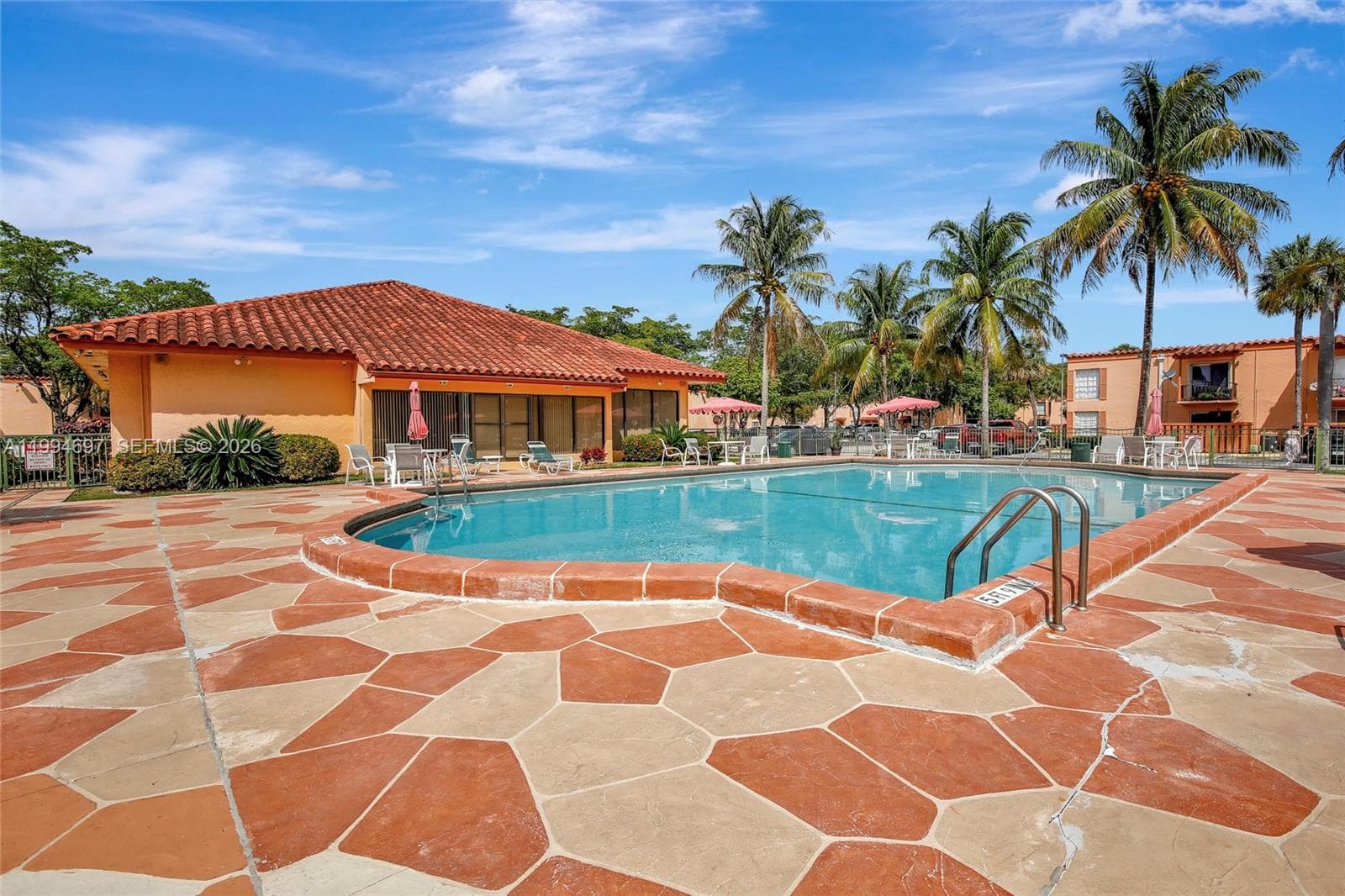 7241 Miami Lakes Dr # D14, Miami Lakes FL 33014 — 25