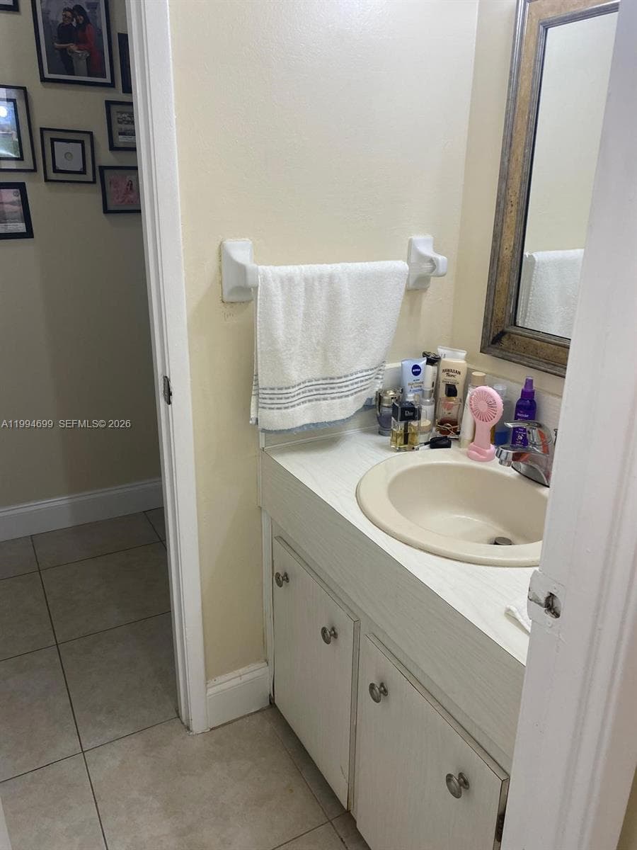 1700 NE 191st St # 304, Miami FL 33179 — 23