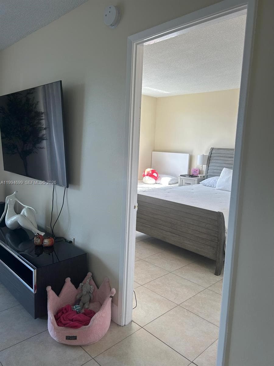 1700 NE 191st St # 304, Miami FL 33179 — 2