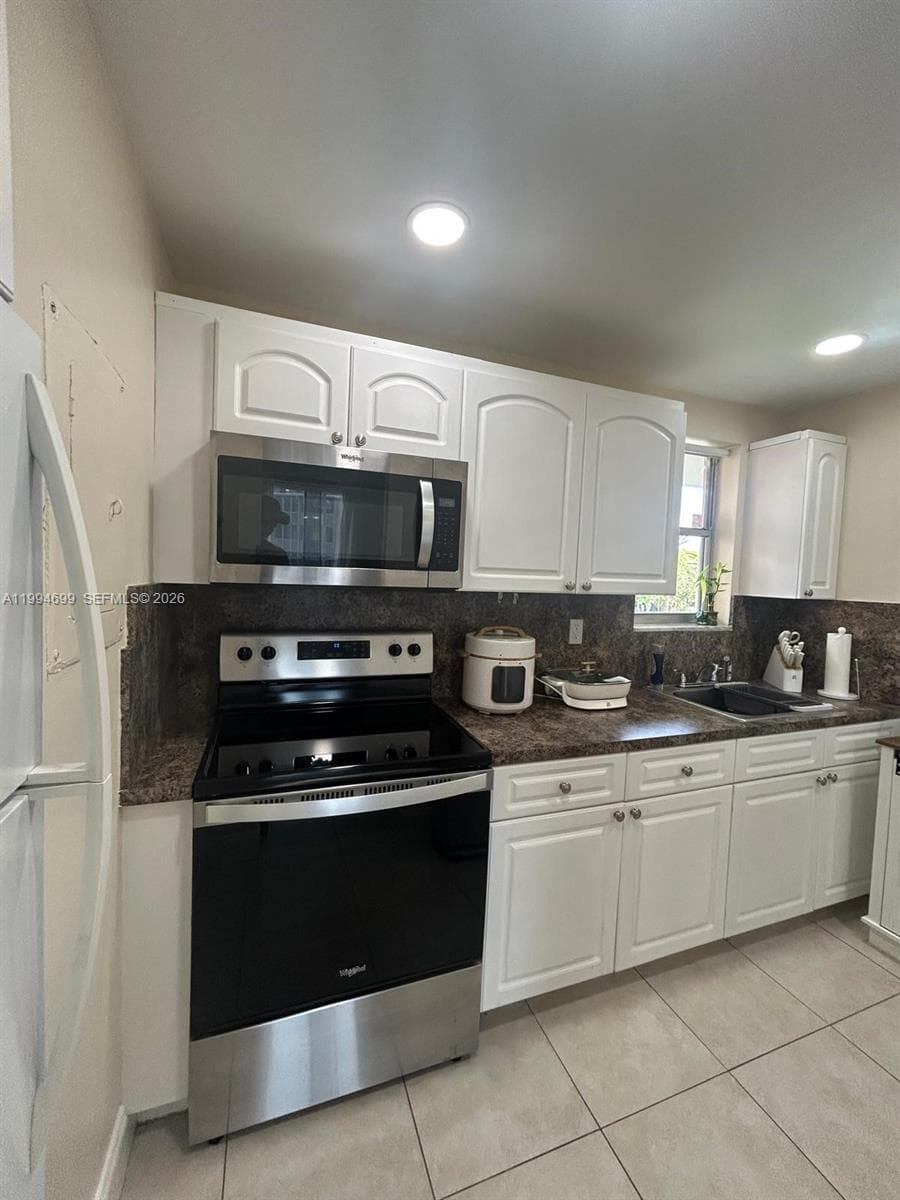 1700 NE 191st St # 304, Miami FL 33179 — 12
