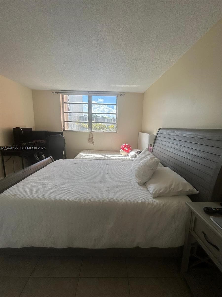 1700 NE 191st St # 304, Miami FL 33179 — 5