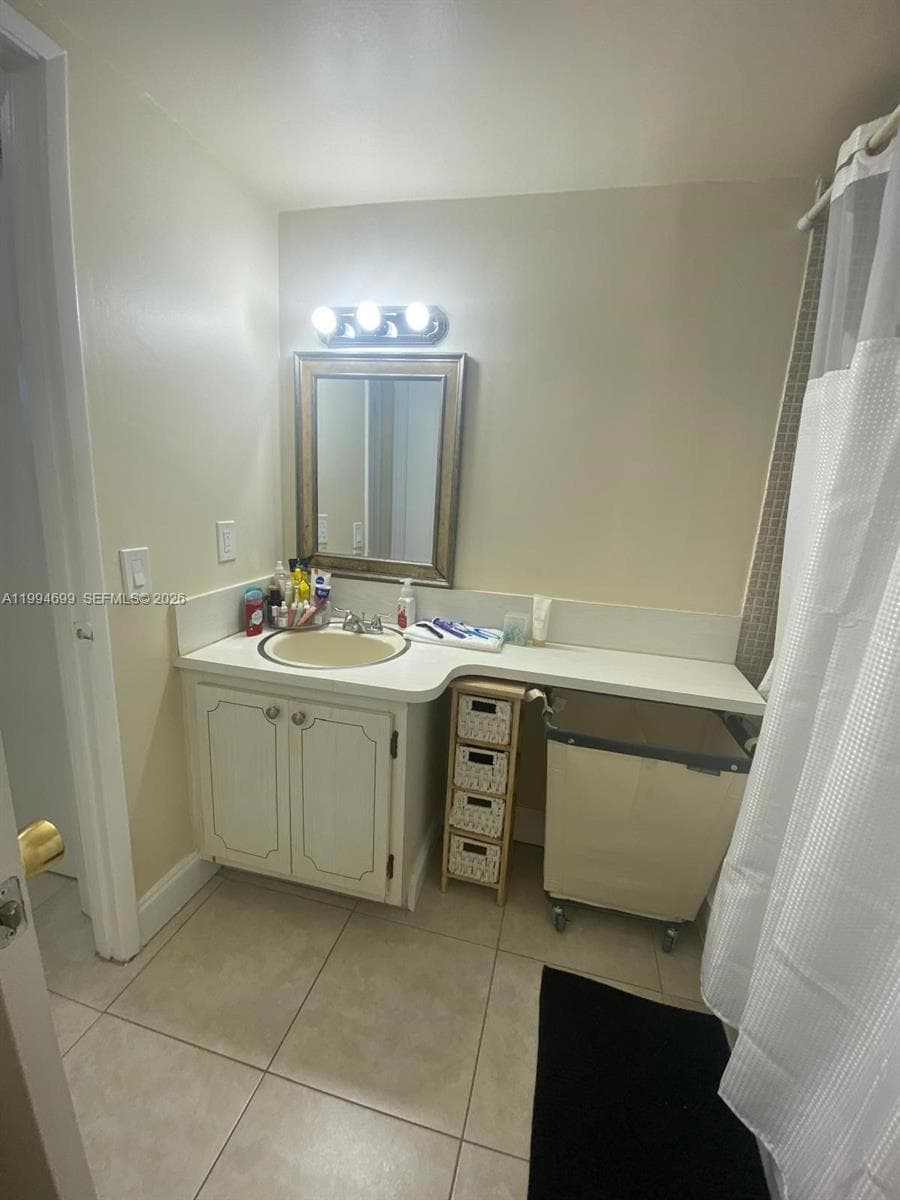 1700 NE 191st St # 304, Miami FL 33179 — 20