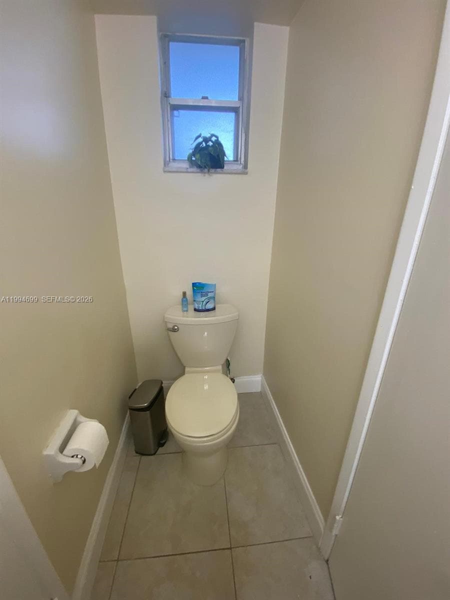 1700 NE 191st St # 304, Miami FL 33179 — 24