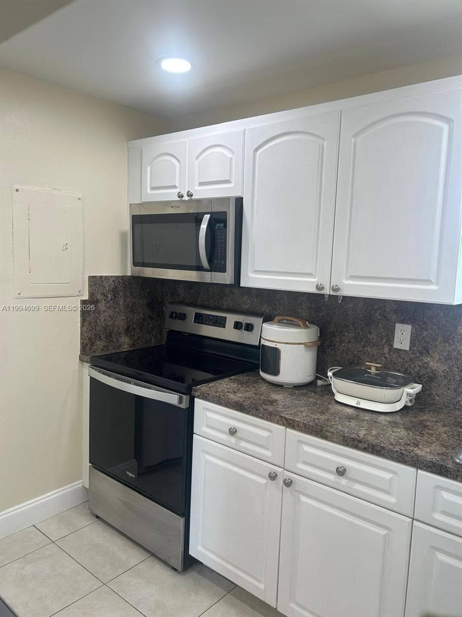 1700 NE 191st St # 304, Miami FL 33179 — 15