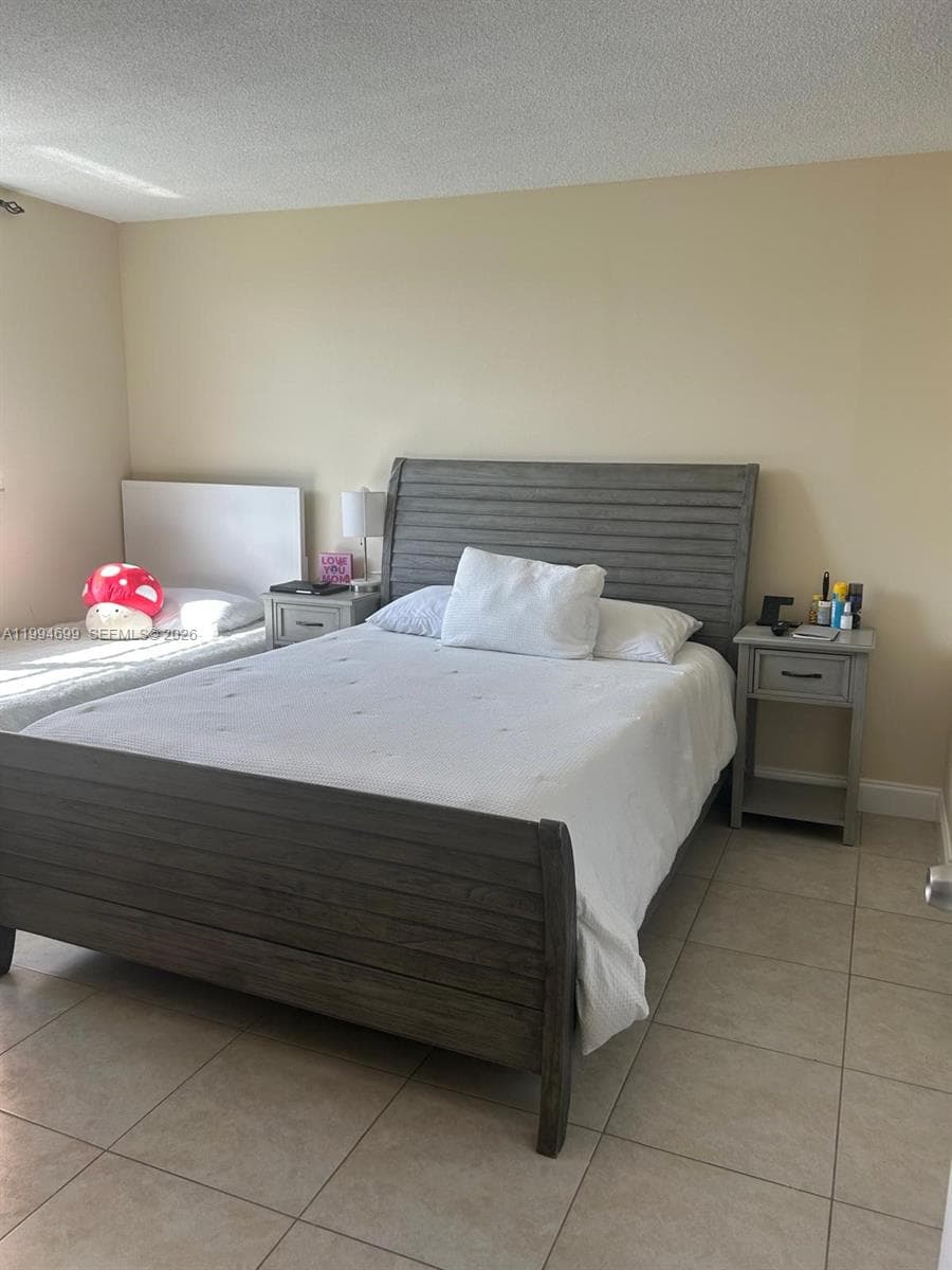 1700 NE 191st St # 304, Miami FL 33179 — 4