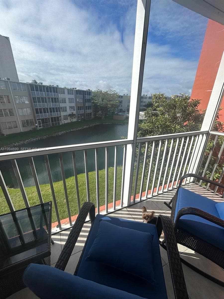 1700 NE 191st St # 304, Miami FL 33179 — 8