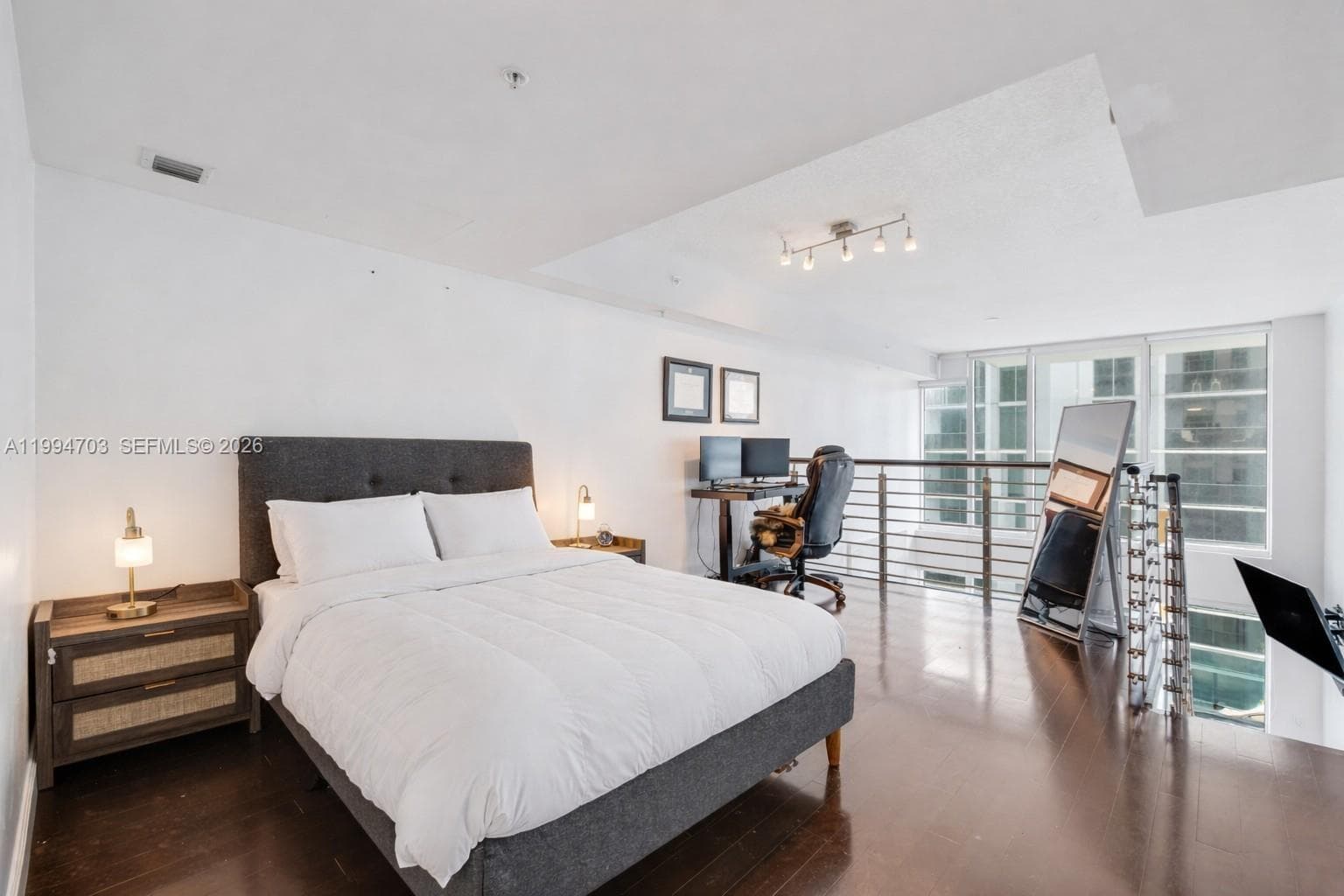 41 SE 5th St # 1306, Miami FL 33131 — 12