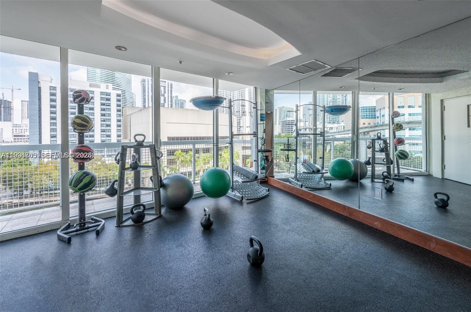 41 SE 5th St # 1306, Miami FL 33131 — 28