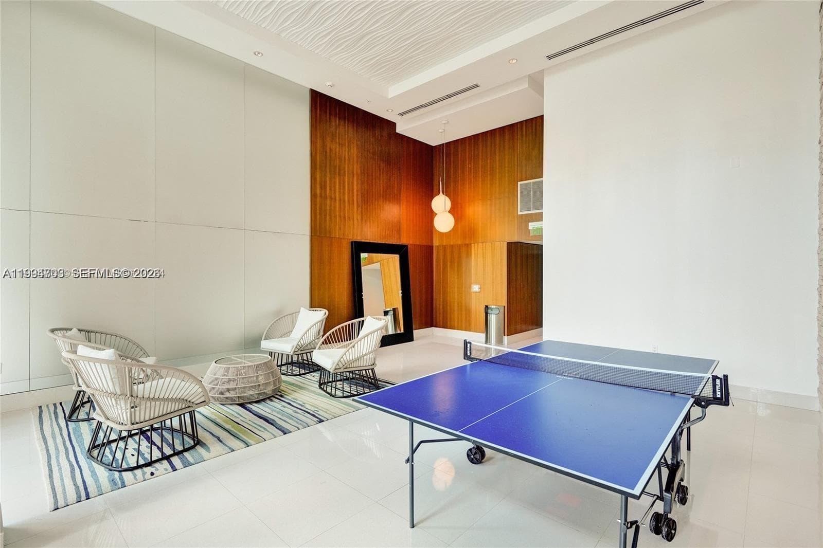 41 SE 5th St # 1306, Miami FL 33131 — 33