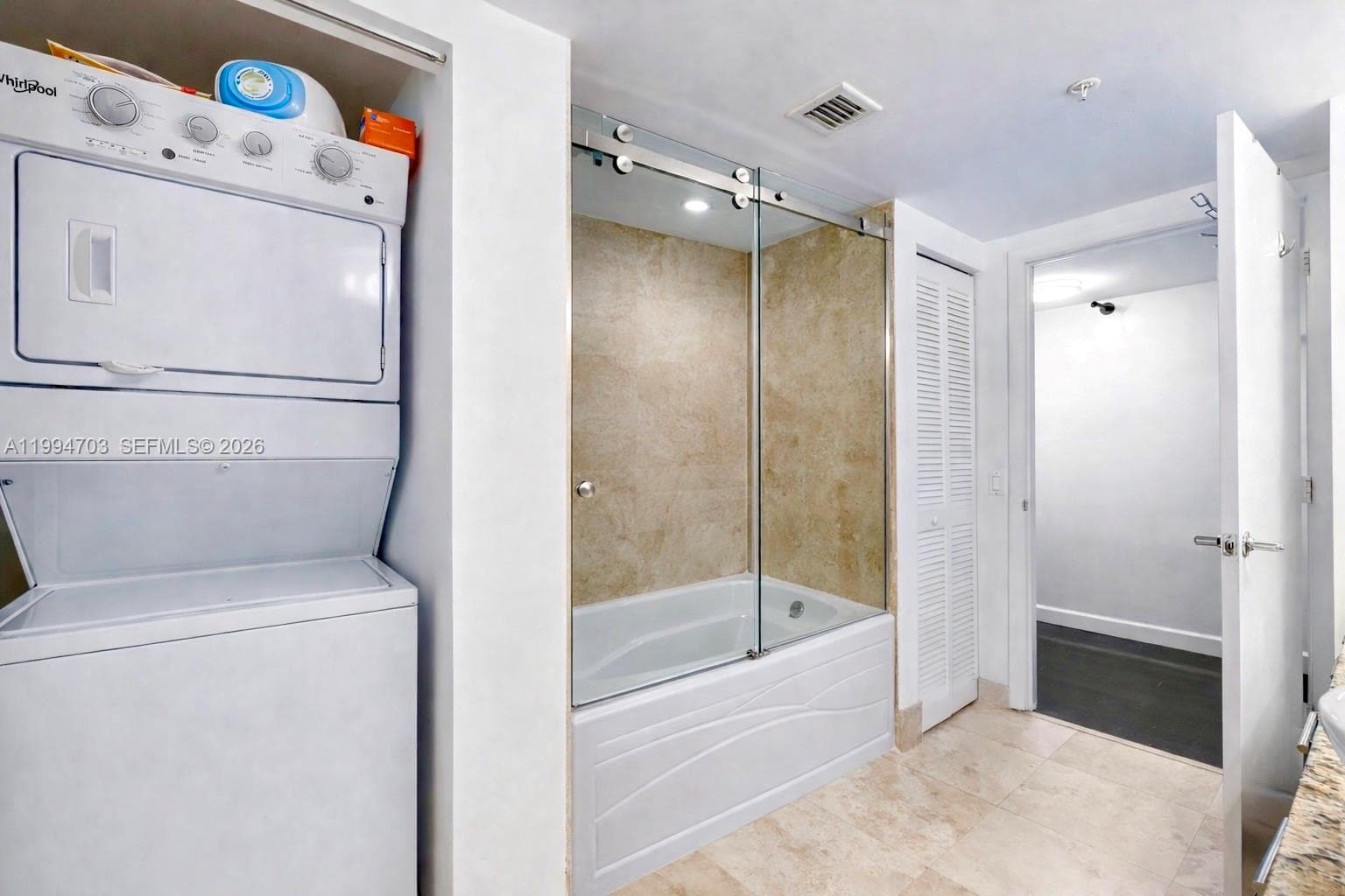 41 SE 5th St # 1306, Miami FL 33131 — 15