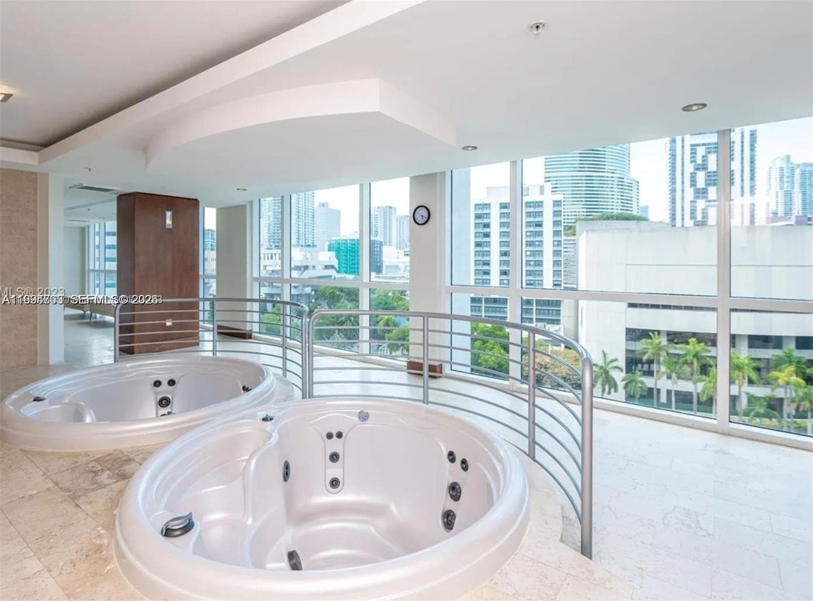 41 SE 5th St # 1306, Miami FL 33131 — 29