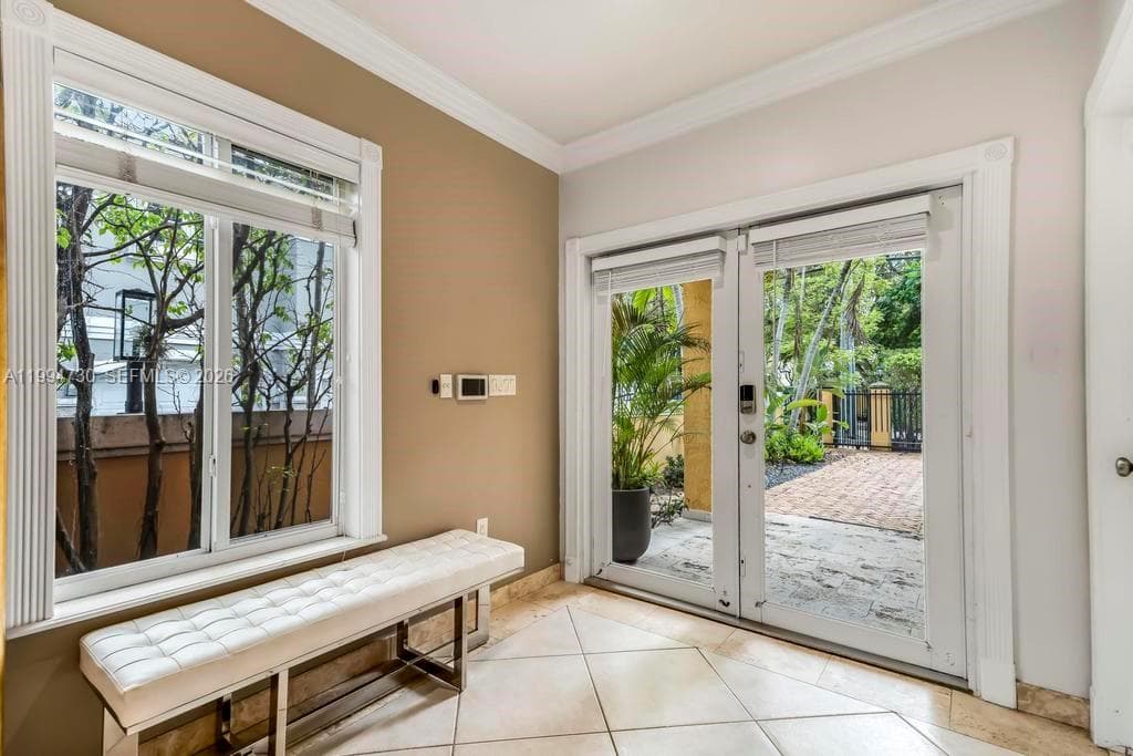 2841 Day Ave # 2841, Miami FL 33133 — 3