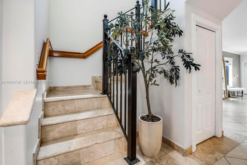 2841 Day Ave # 2841, Miami FL 33133 — 9