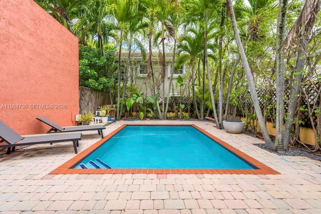 2841 Day Ave # 2841, Miami FL 33133 — 34
