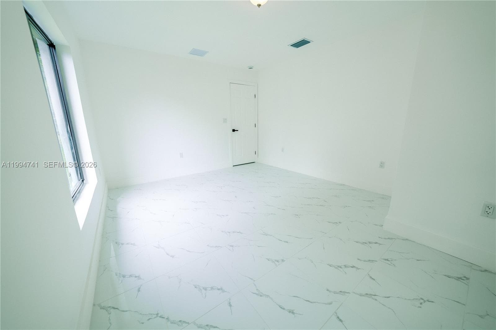 1112 NW 81st St, Miami FL 33150 — 27