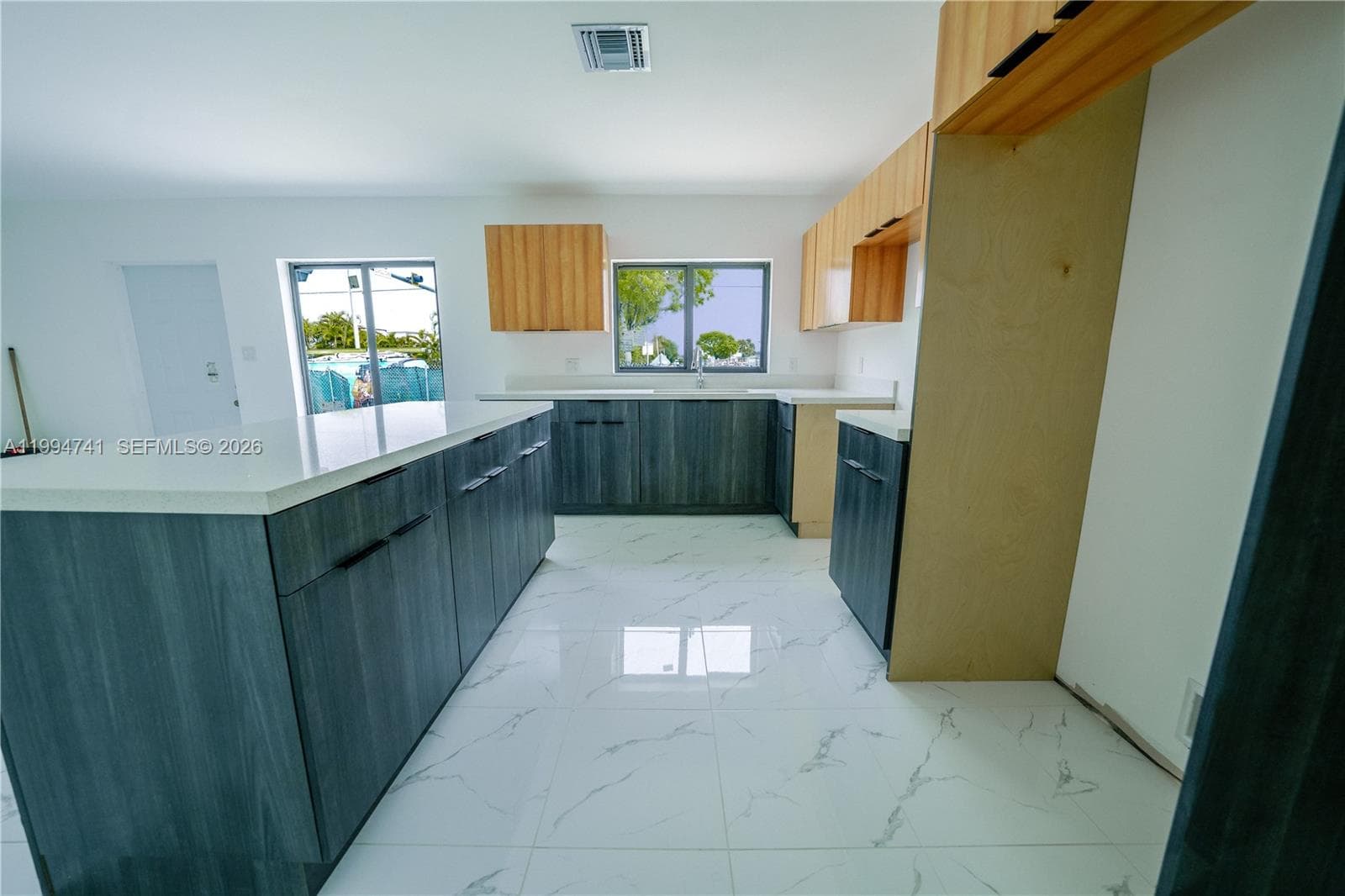 1112 NW 81st St, Miami FL 33150 — 12