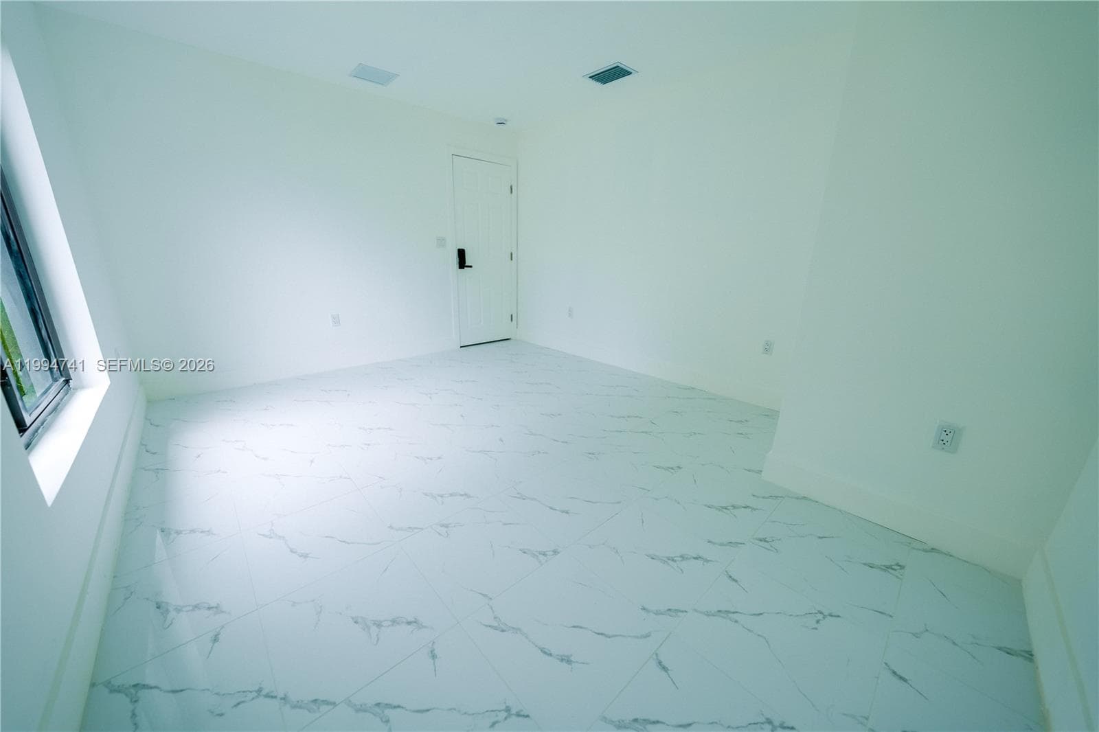 1112 NW 81st St, Miami FL 33150 — 26