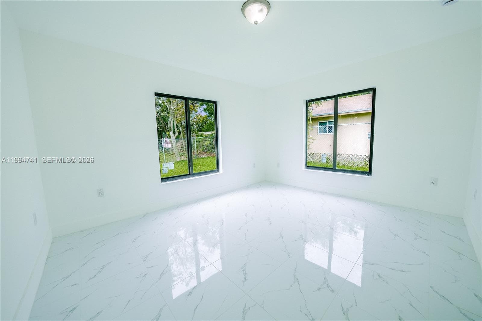 1112 NW 81st St, Miami FL 33150 — 22