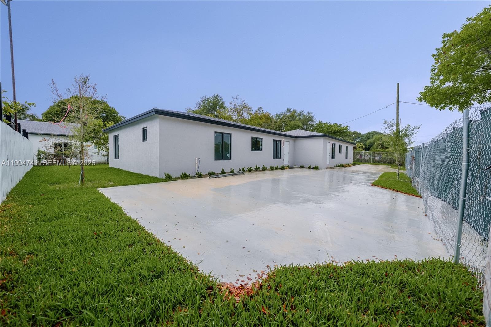 1112 NW 81st St, Miami FL 33150 — 3