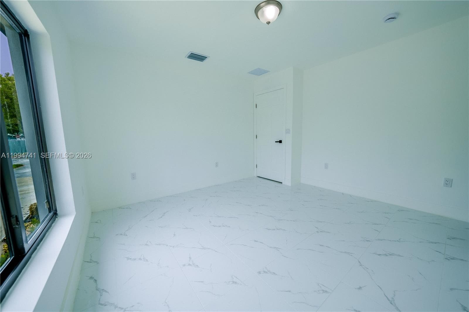 1112 NW 81st St, Miami FL 33150 — 20