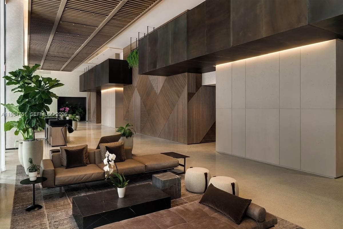 159 NE 6 # 4508, Miami FL 33132 — 5