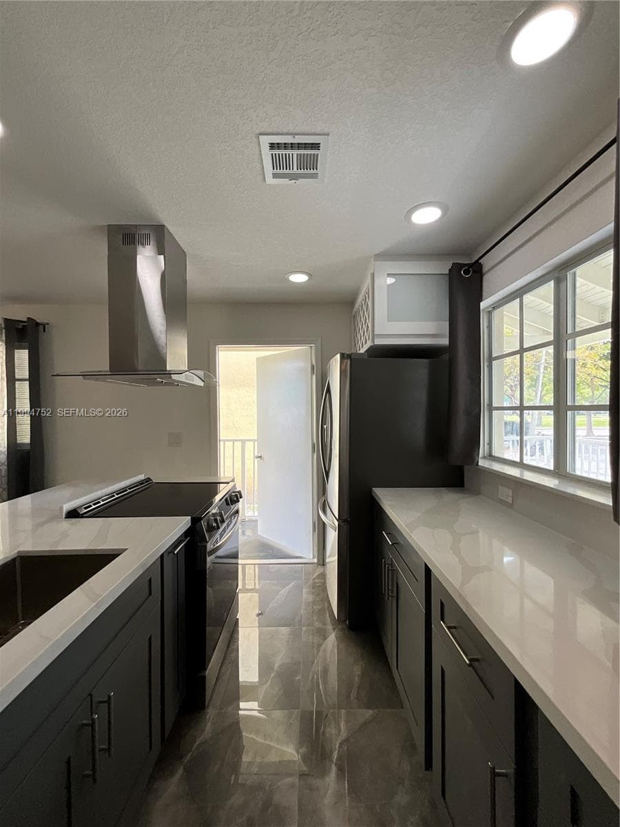 435 NW 19th Ln # 19, Miami FL 33136 — 12