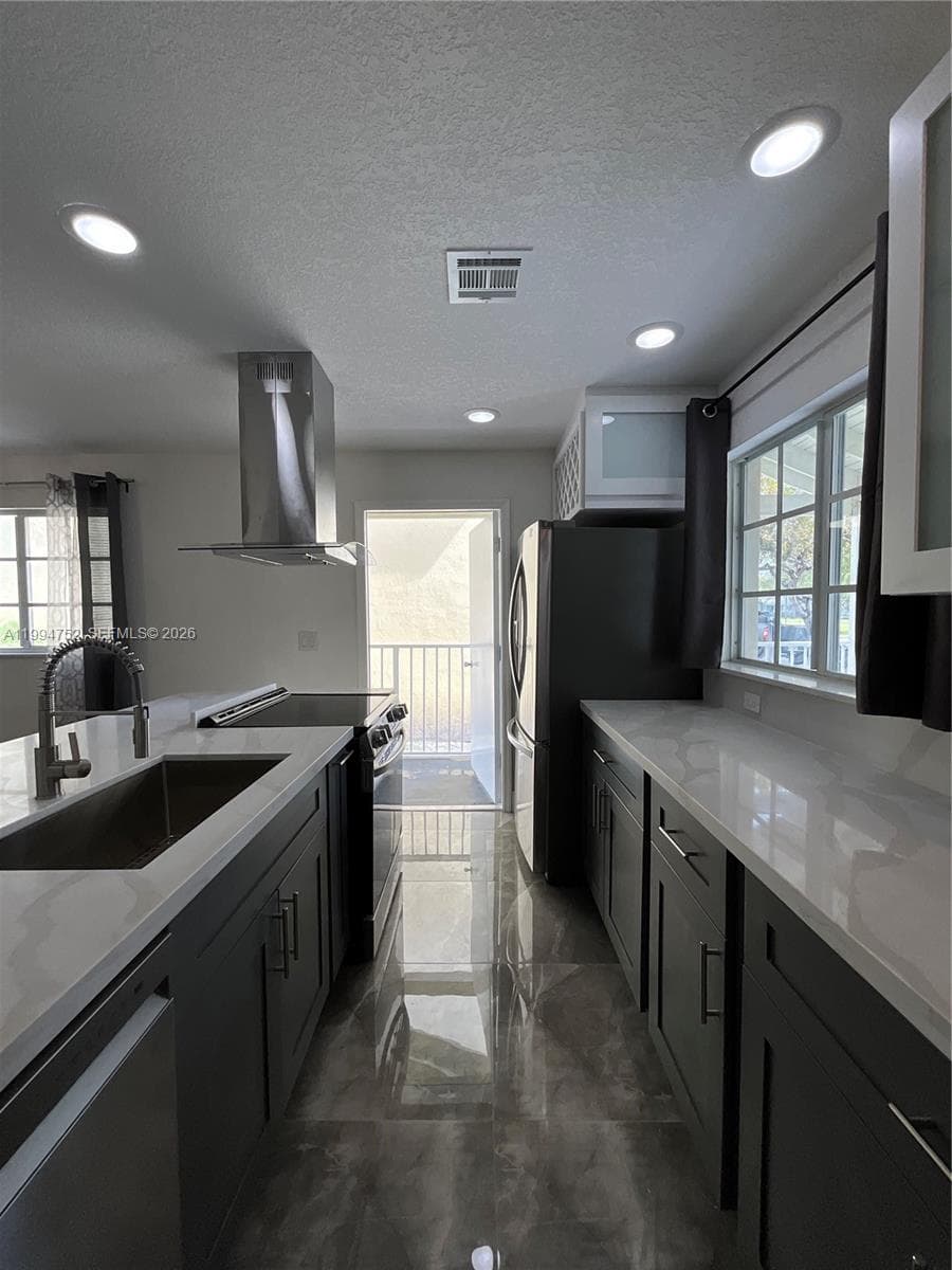 435 NW 19th Ln # 19, Miami FL 33136 — 14