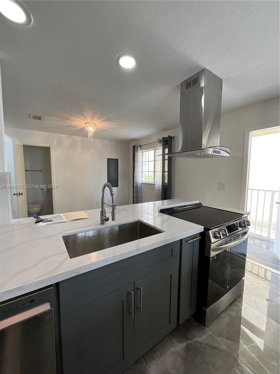 435 NW 19th Ln # 19, Miami FL 33136 — 11