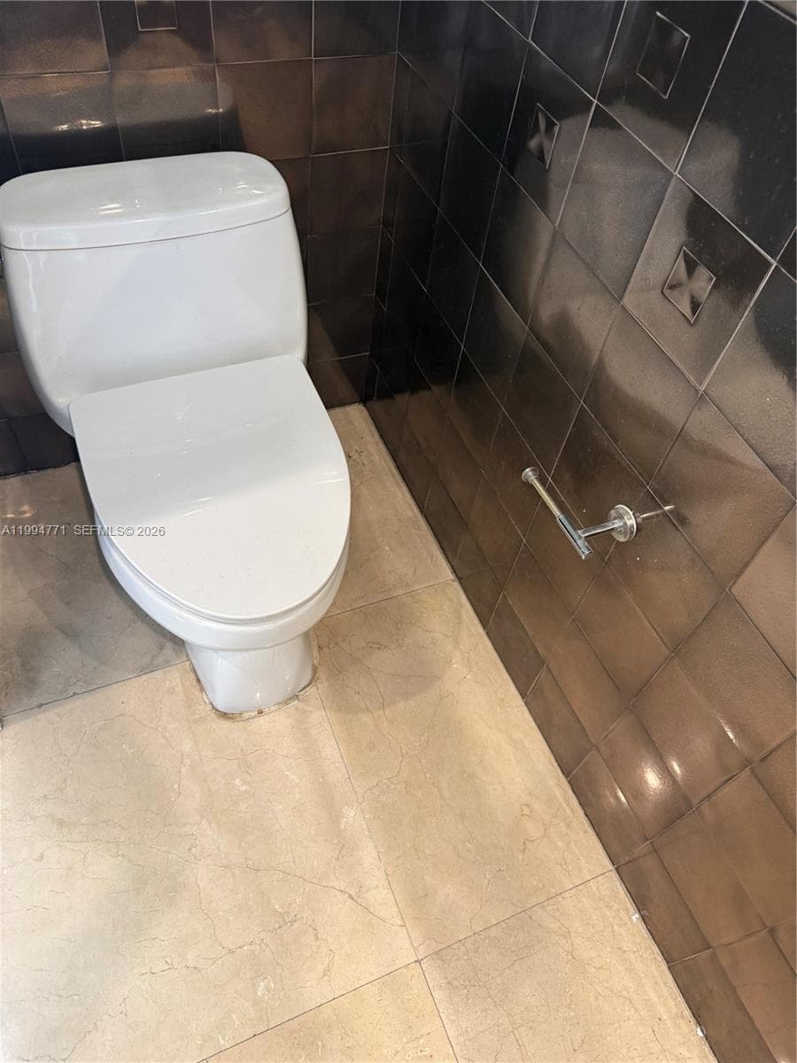 901 Brickell Key Blvd # 3102, Miami FL 33131 — 17