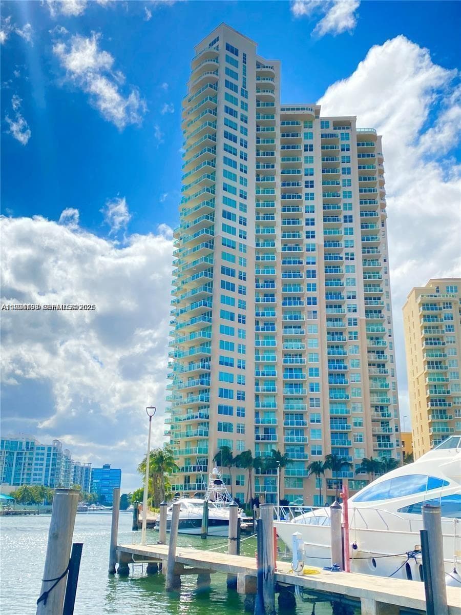 3330 NE 190th St # 1412, Aventura FL 33180 — 2