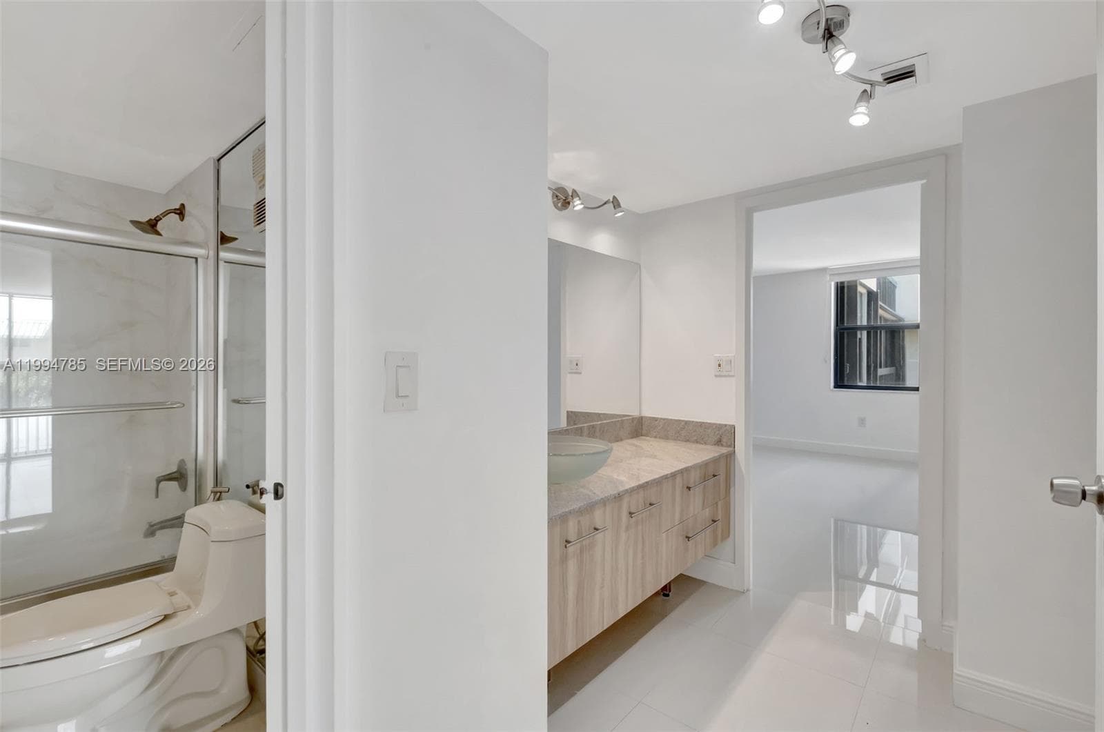 2333 Brickell Ave # 305, Miami FL 33129 — 23