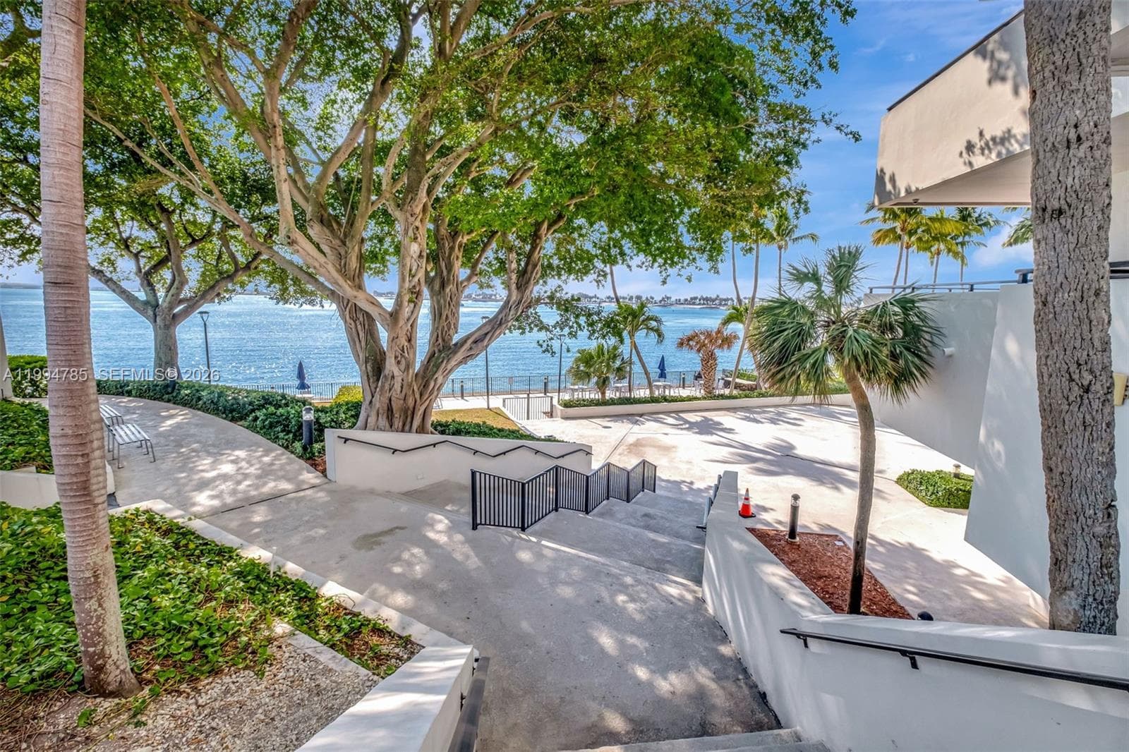 2333 Brickell Ave # 305, Miami FL 33129 — 30