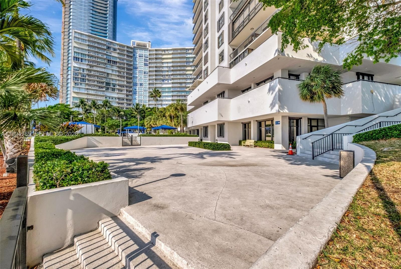 2333 Brickell Ave # 305, Miami FL 33129 — 29