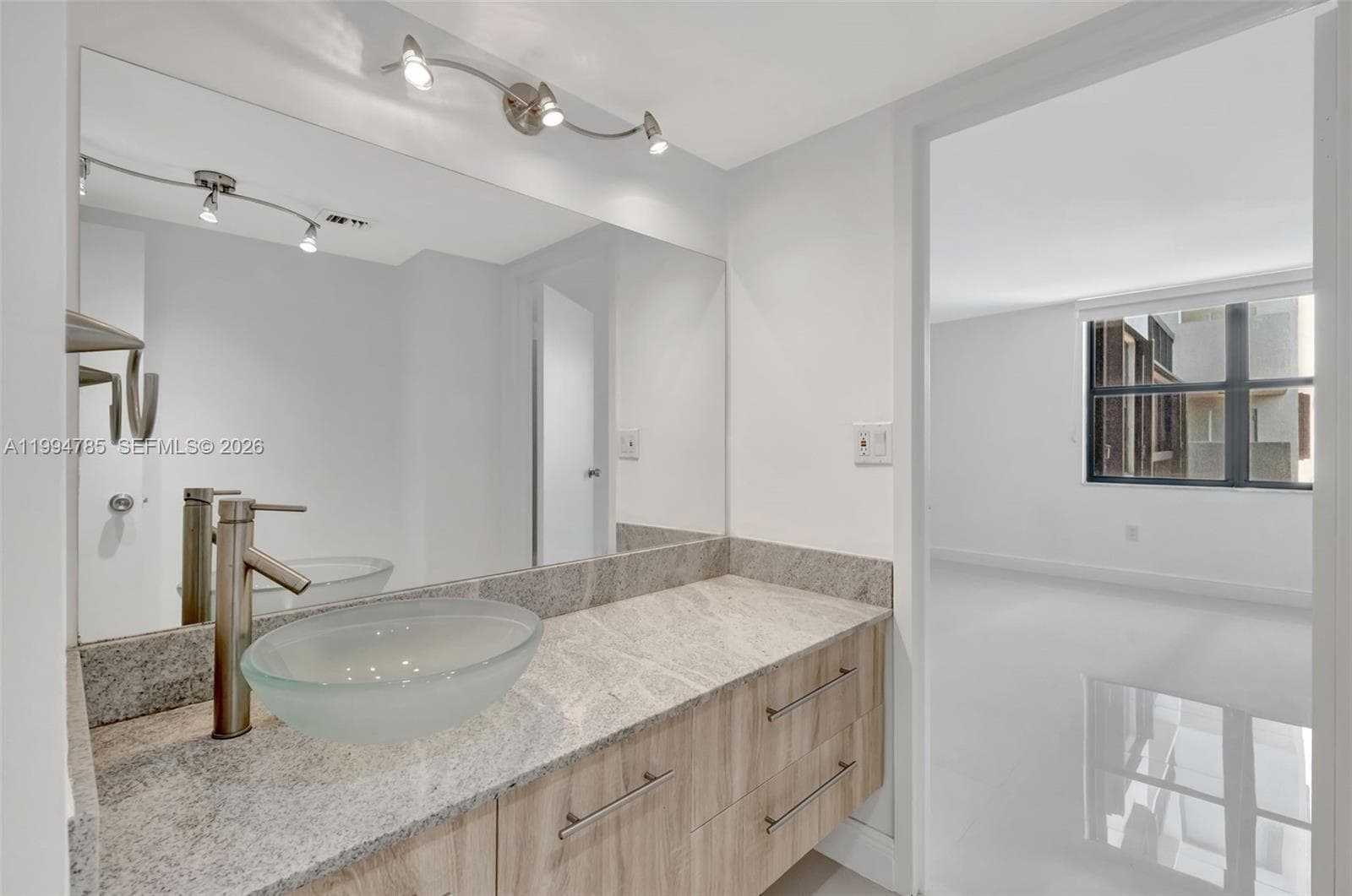 2333 Brickell Ave # 305, Miami FL 33129 — 25