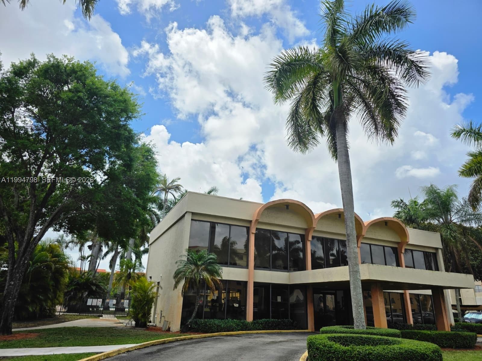9360 Fontainebleau Blvd # 503, Miami FL 33172 — 27