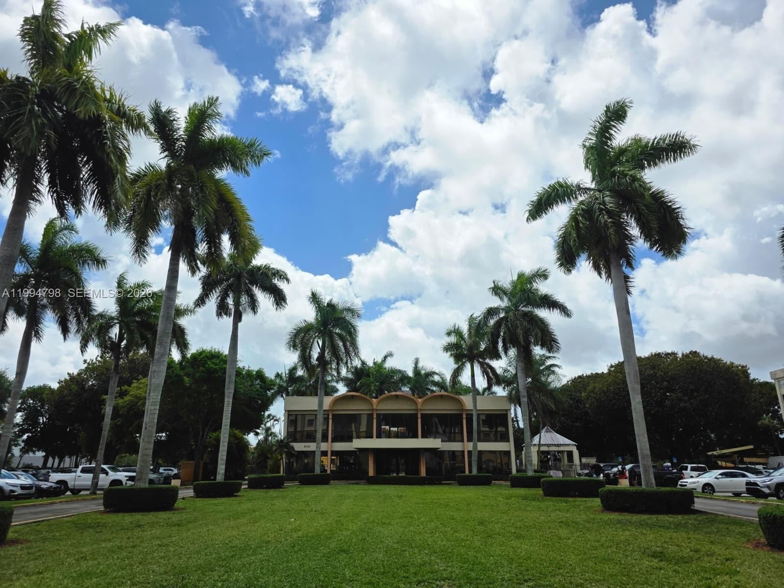 9360 Fontainebleau Blvd # 503, Miami FL 33172 — 26
