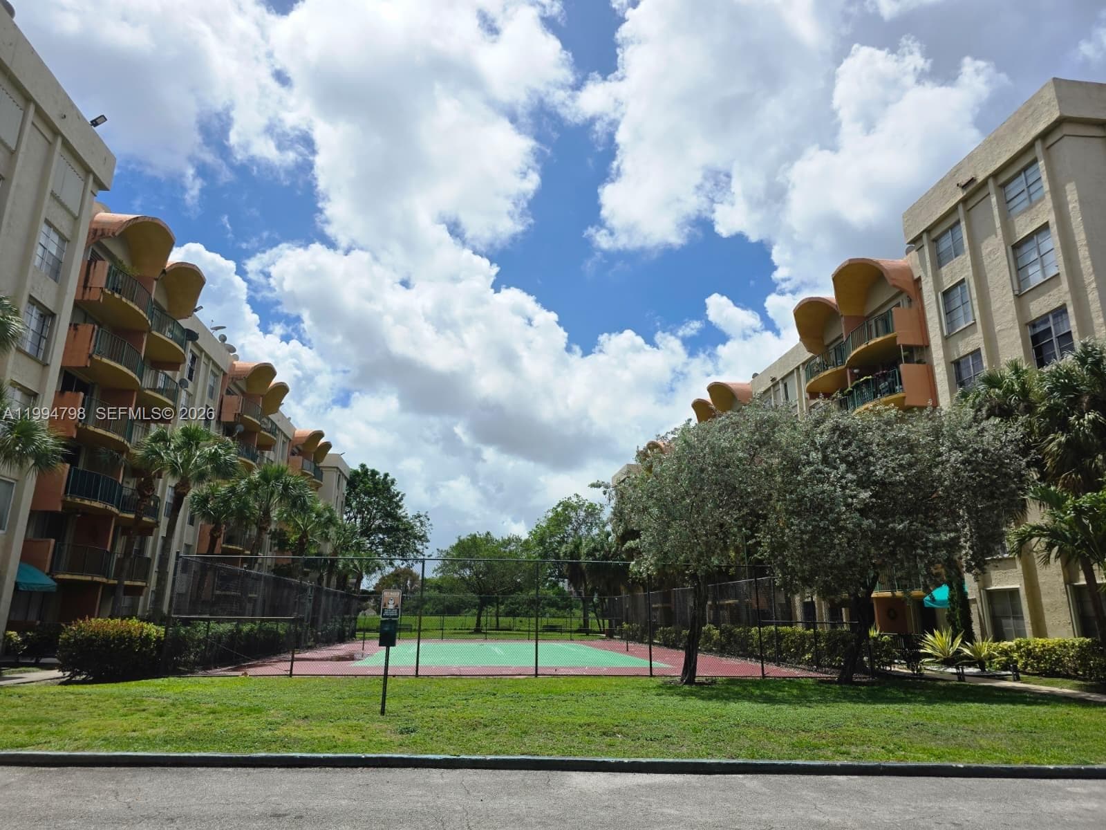9360 Fontainebleau Blvd # 503, Miami FL 33172 — 28