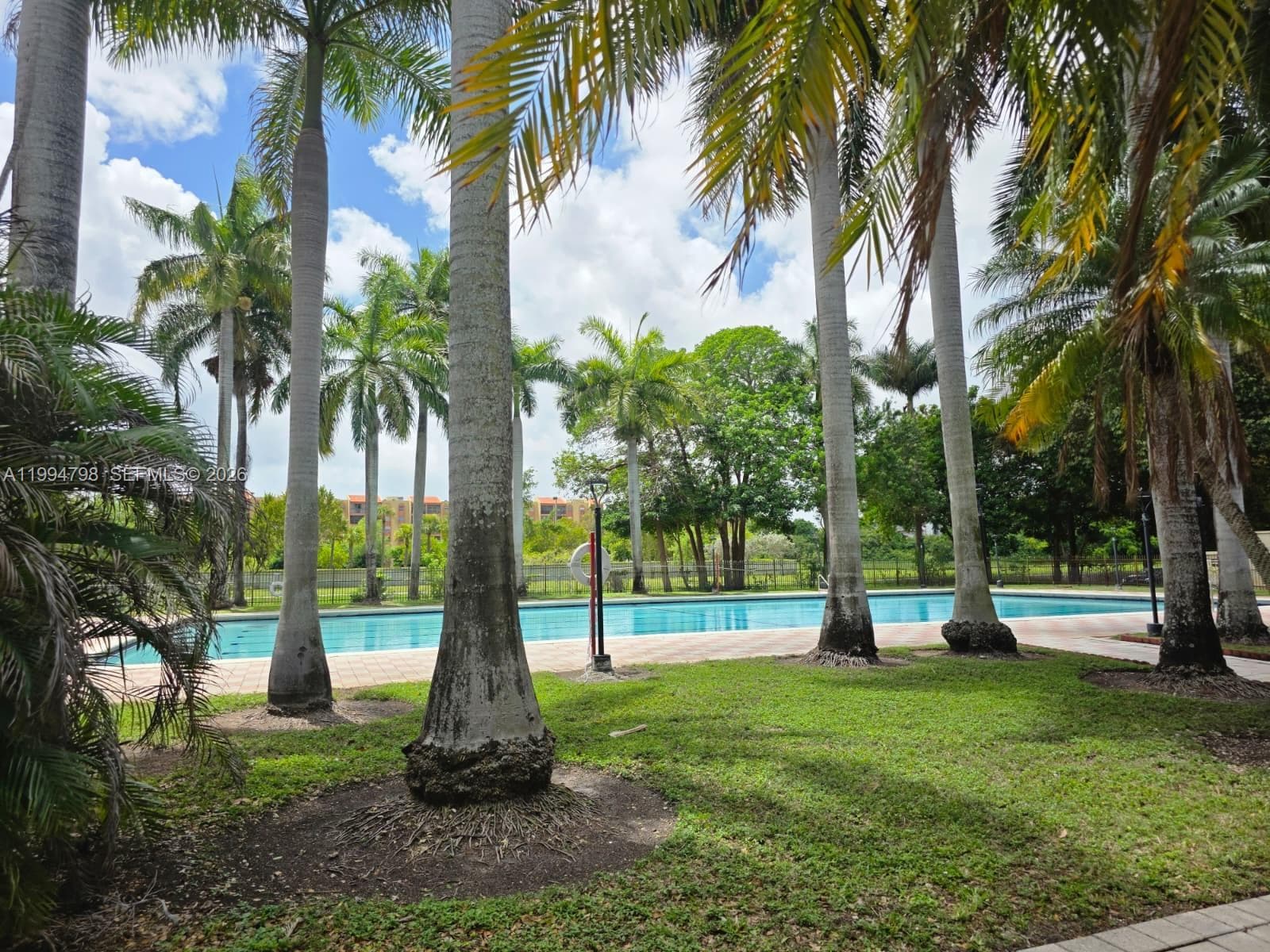 9360 Fontainebleau Blvd # 503, Miami FL 33172 — 31